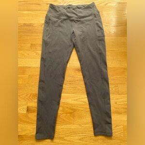 Gray women’s leggings (with pockets!!)